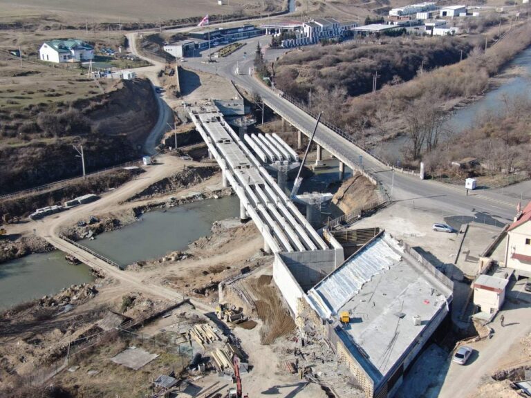 KZ3FnsbhFkEGhfw7YpX3kC8gq4f67mNNH4SEkUAZ