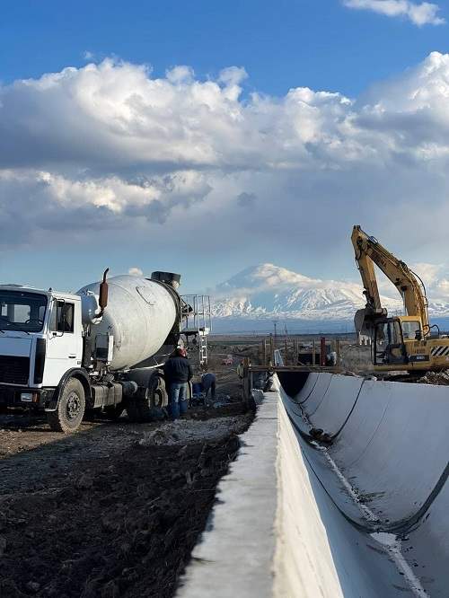  بازسازى کانال هاى اصلى و درجه دوم تحت پروژه مدرن سازى سیستم آبیارى(ISMP)