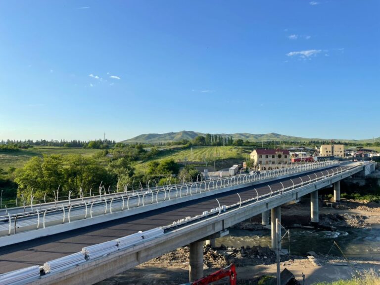  طرح و ساخت پل مرزى باگراتاشن بین ارمنستان و گرجستان